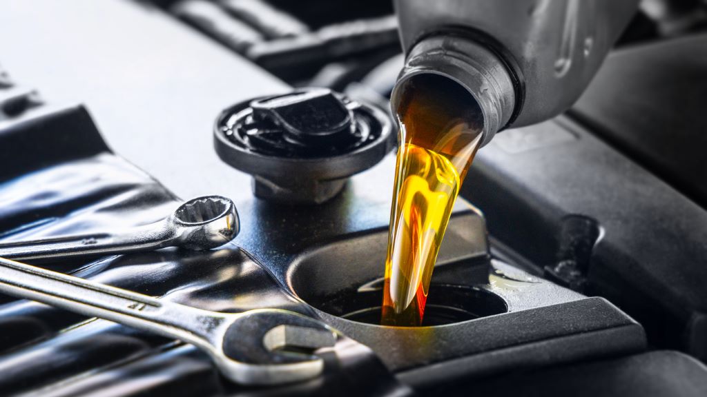 Car oil change , Car service near me , How to tell if engine is damaged from no oil
