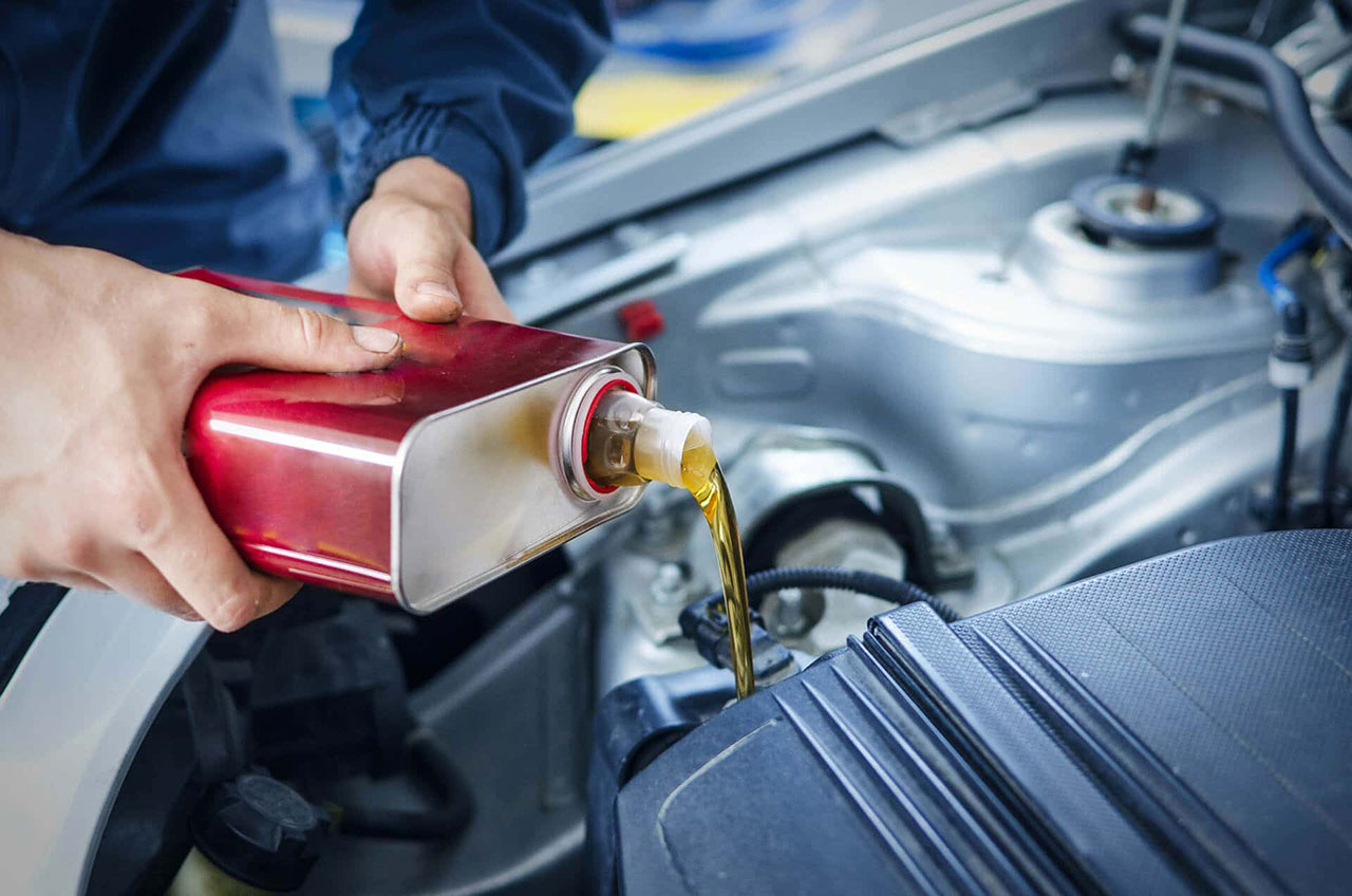 Car oil change , Best oil for diesel and petrol car . How to change engine oil